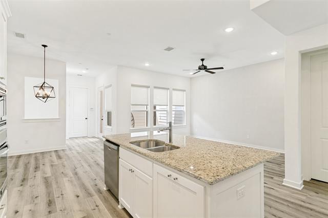 Building Photo - 1050 Marian Dr