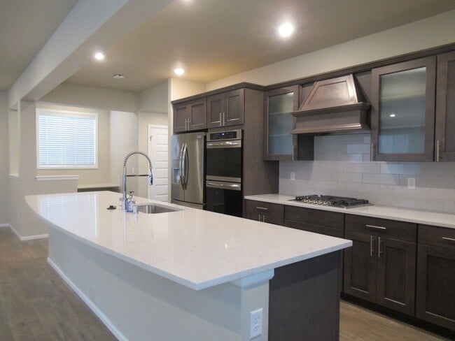 Building Photo - PENDING APPLICATION-Light and bright 4 bedroom, 2.5 bath home in Covington's Maple Hills community