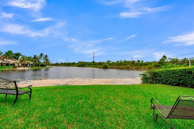 Building Photo - 1333 SW 175th Way
