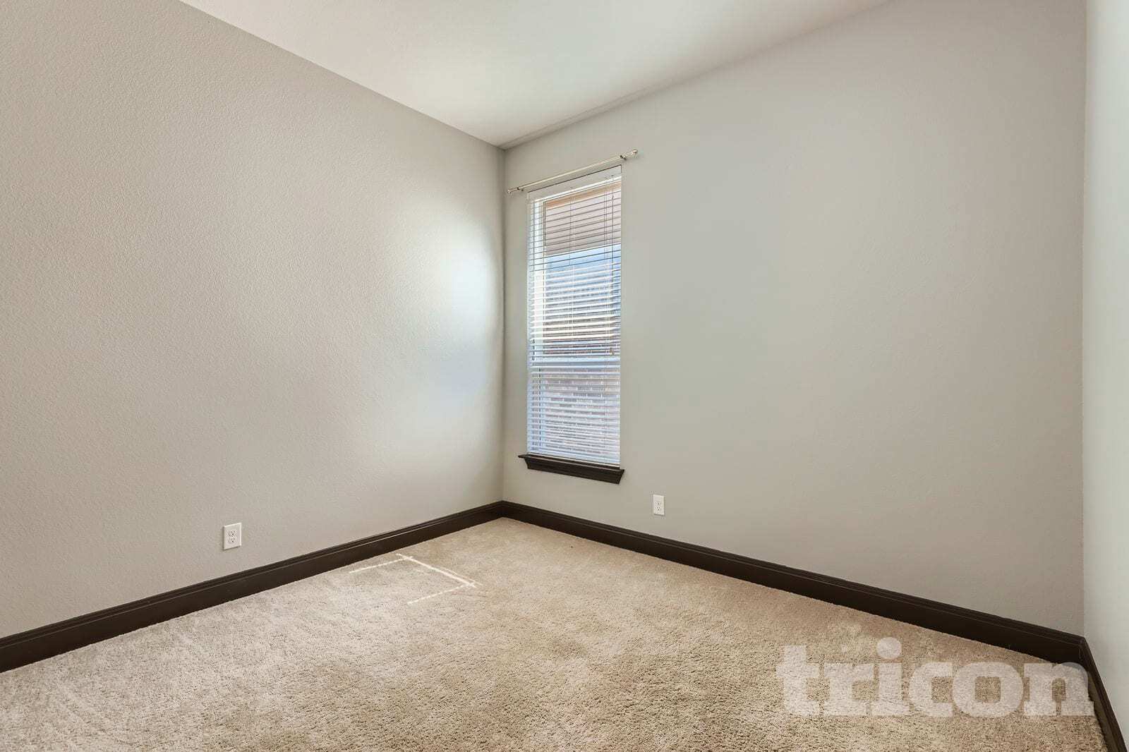 Building Photo - 12427 Loving Ml