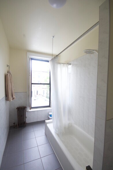 Building Photo - 41 Halsey St