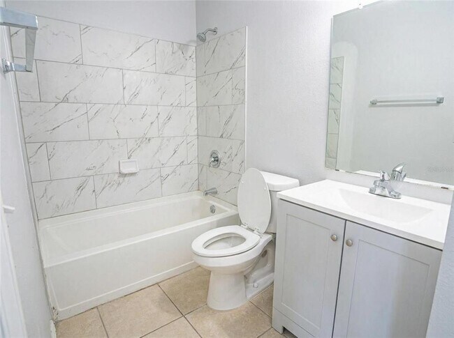 Building Photo - 3651 N Goldenrod Rd