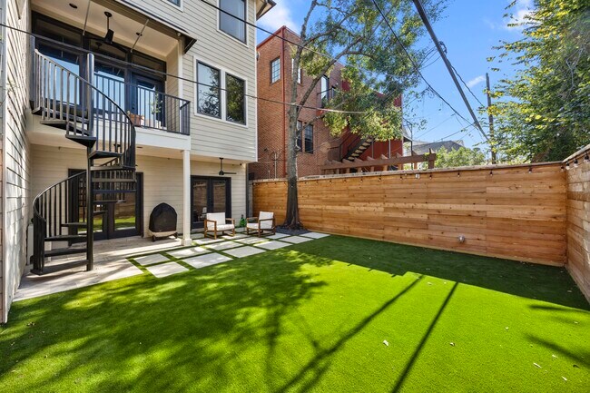 Building Photo - 1312 Crocker St