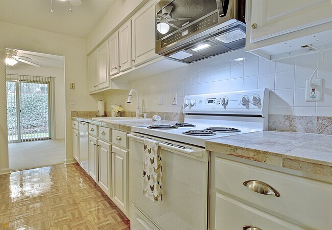 Building Photo - 72 Cobblestone Creek