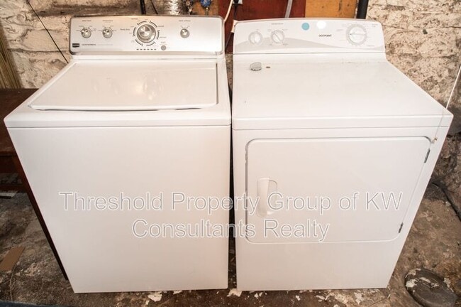 Building Photo - 1355-1357-1357 Dennison Ave