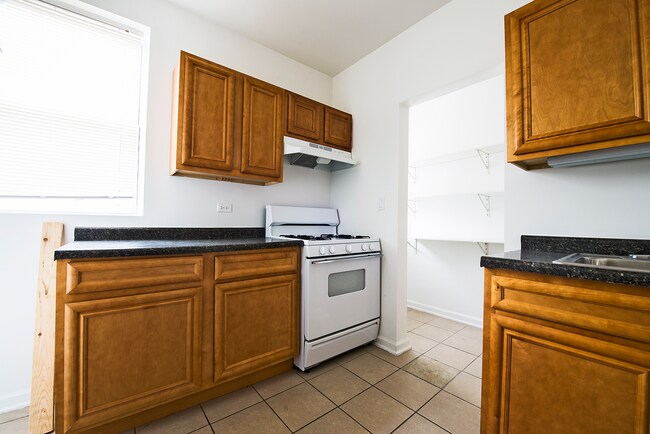 Building Photo - 8155 S Ingleside