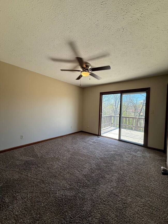 Building Photo - 3 BR / 3 BA Single-family home near Ellettsville