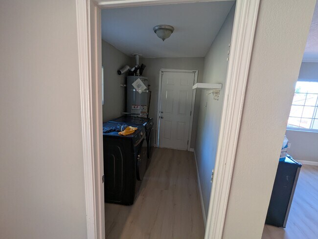 Building Photo - 706 Appian Way