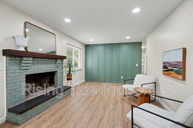 Building Photo - 2569 Richmar Dr