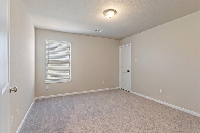 Building Photo - 4207 Maple Glen Dr
