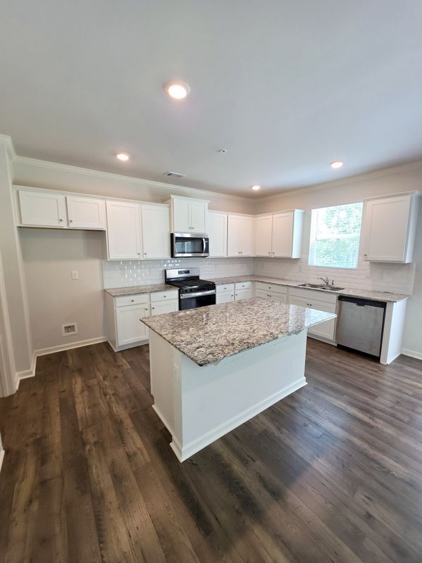 Building Photo - 965 Athena Bnd