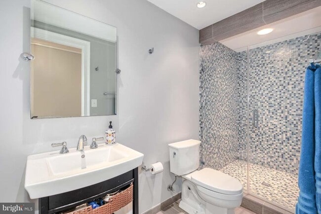 Building Photo - 9884 River Chase Way