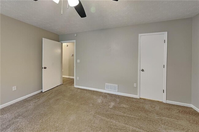 Building Photo - 4125 Inola Trail NE