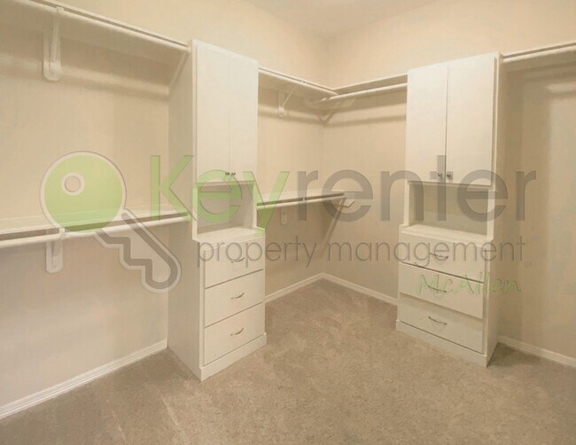 Building Photo - Beautiful 4 Bedroom- 3.5 Bathroom Home in Alamo, TX