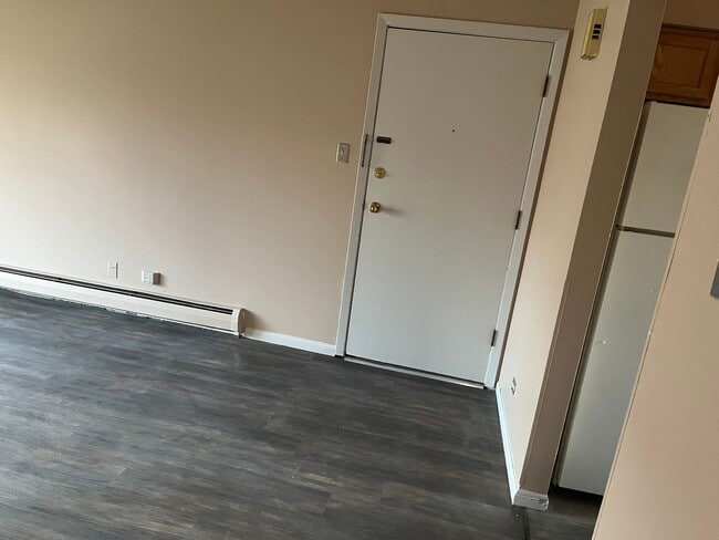Building Photo - 14811 Kilpatrick Ave
