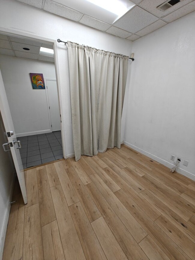 Building Photo - 733-739 Grant Ave / 30-40 Waverly Pl