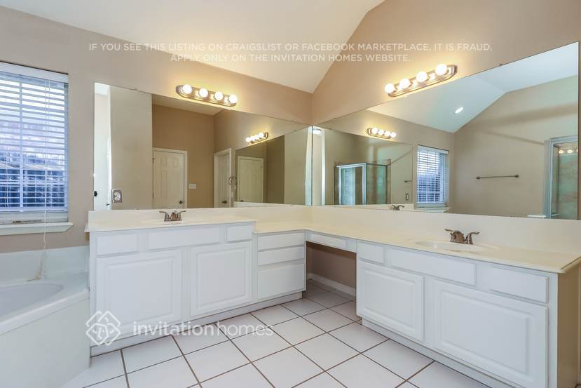 Building Photo - 2105 Nugent Dr