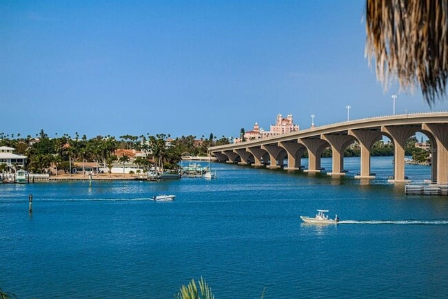 Building Photo - 5801 Bahia Del Mar Cir N