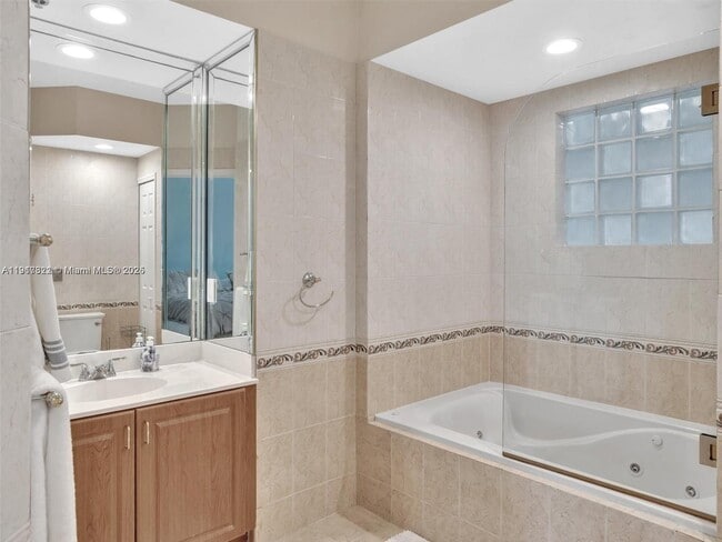 Building Photo - 3255 NE 184th St