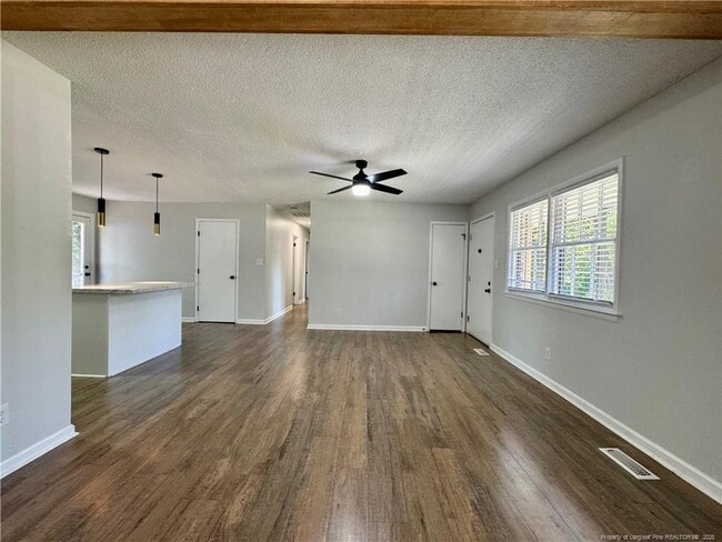 Building Photo - 7605 Jennings Ln