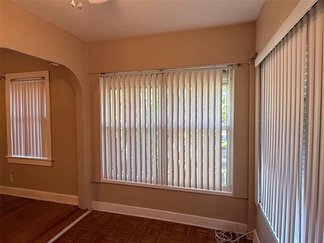 Building Photo - 1908 20th Ave N