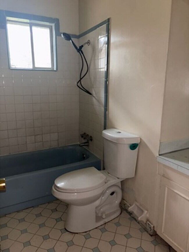 Building Photo - 1853 Smallwood St