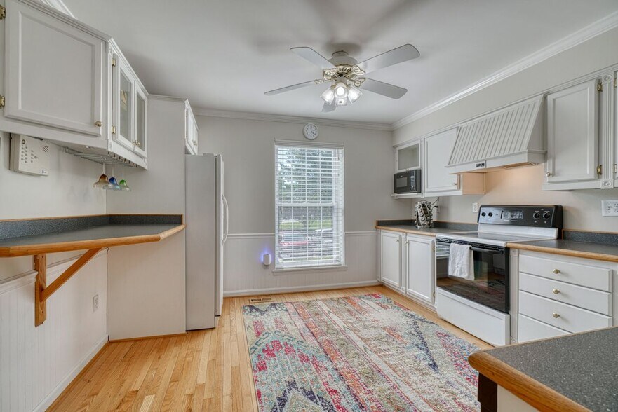 Building Photo - 18 Collis Ct