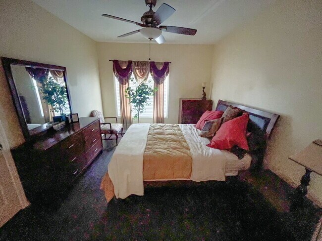 Building Photo - "Chic & Cozy Furnished 1-Bedroom Condo with Granite Charm and Poolside Relaxation in Bradenton!"
