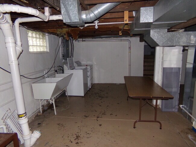 Building Photo - Corner Lot Cape Cod!