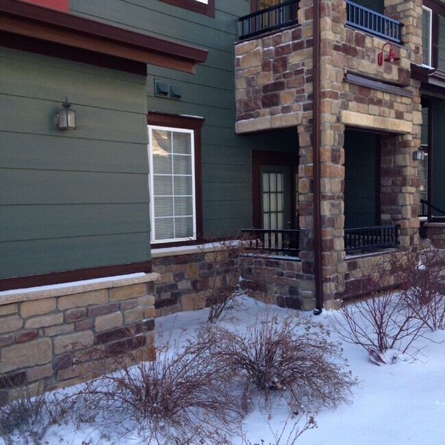 Building Photo - Beautiful 2BR/2BA Condo in Parkfield Lake!...