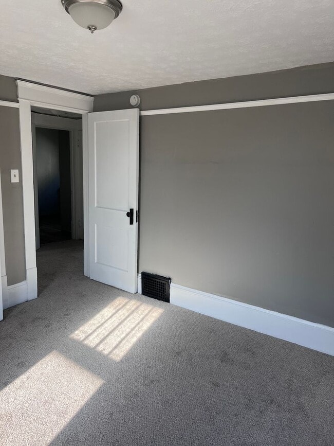 Building Photo - 2160 12th St SW