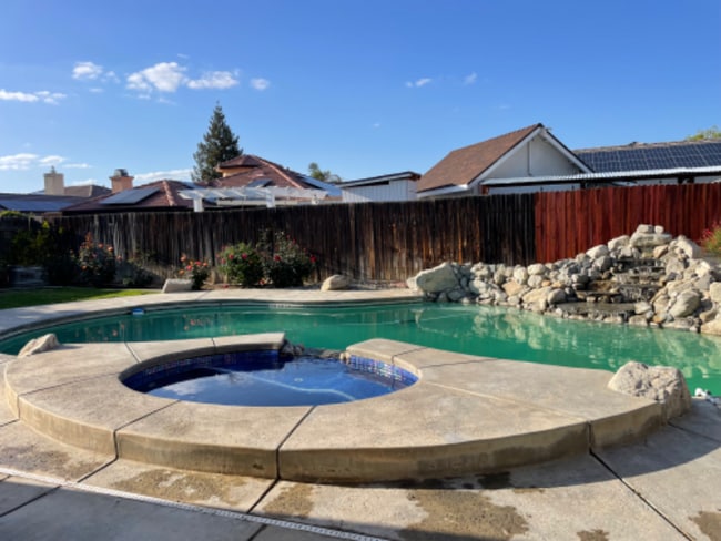 Building Photo - 9415 Godiva Ave
