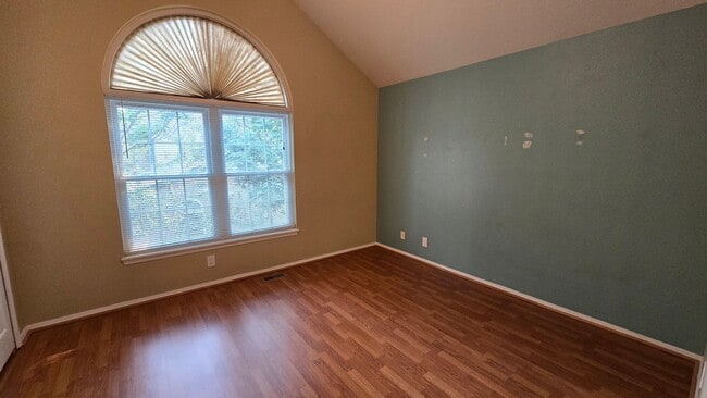 Building Photo - 6048 Colony Cir - Rockrimmon -  3 Bed/ 3 B...