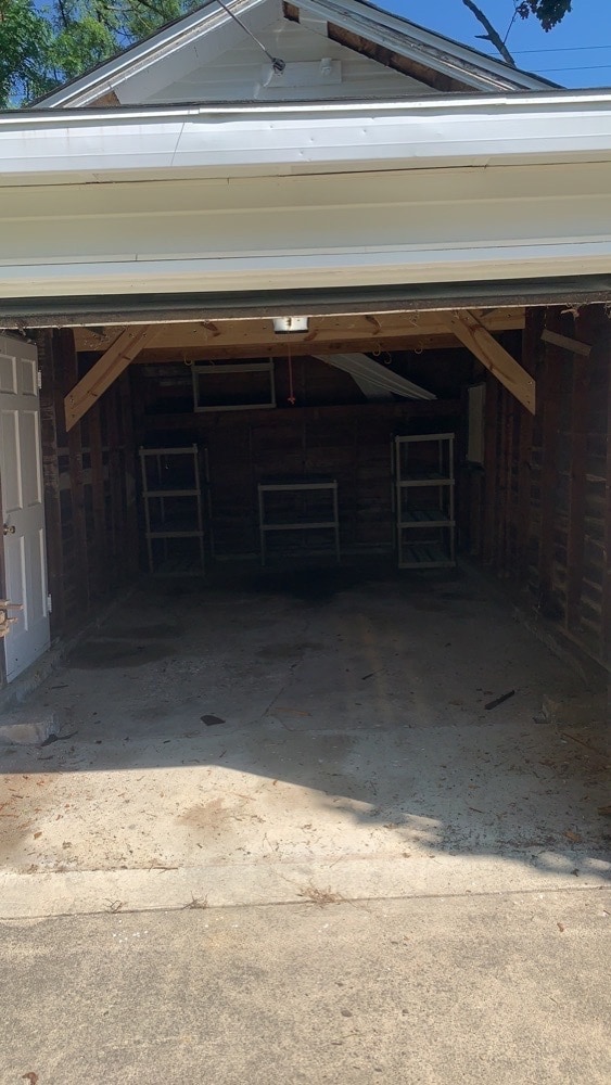 Building Photo - 211 Hadley Ave