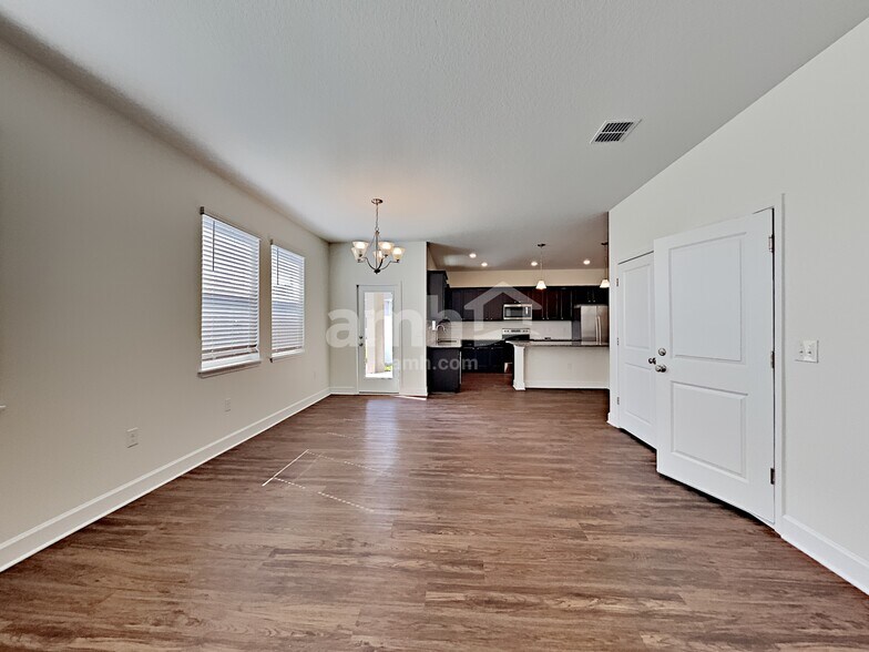 Building Photo - 4510 Birdsong Dr