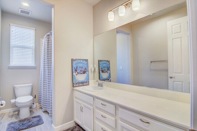 Building Photo - 5706 Desert Mallow St