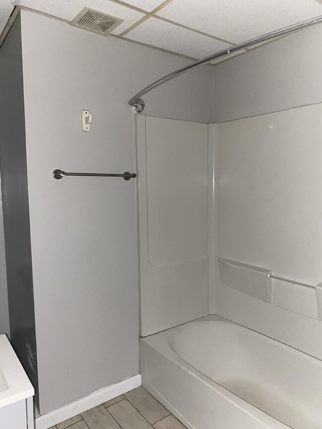 Building Photo - 5 Hill St