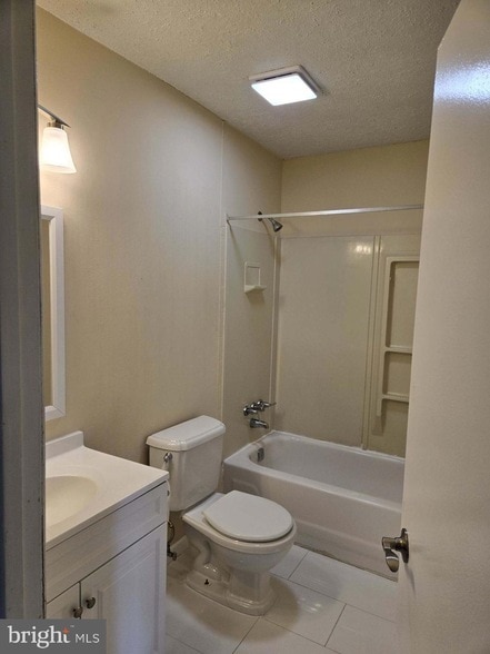 Building Photo - 21 Aldeberan Dr