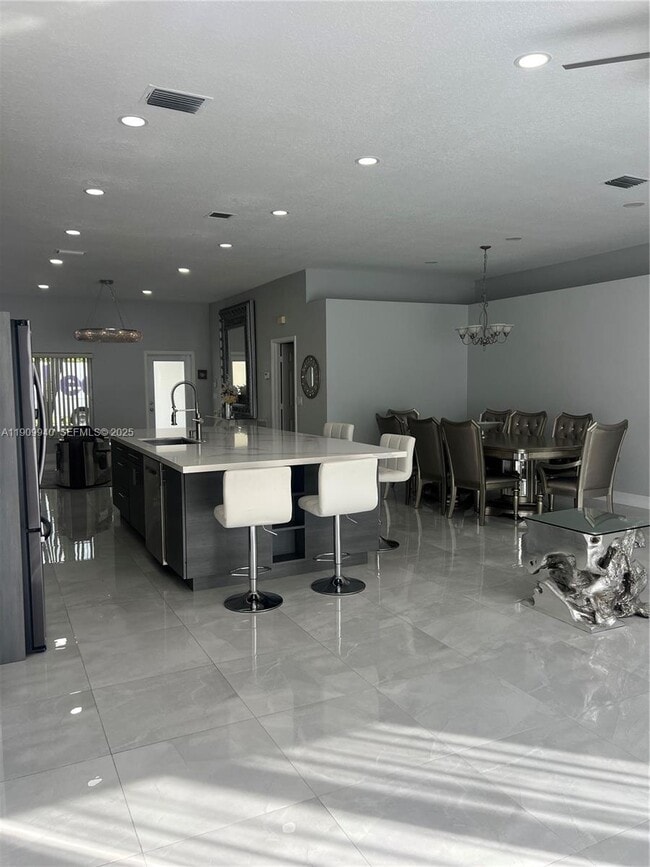 Building Photo - 10664 Paso Fino Dr