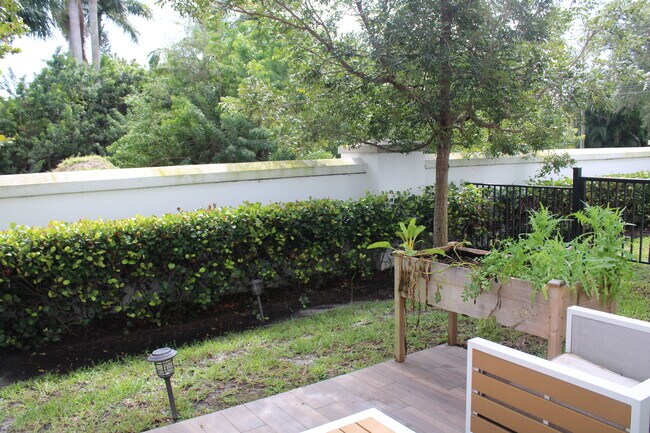 Building Photo - 4536 E Aqua Bella Ln