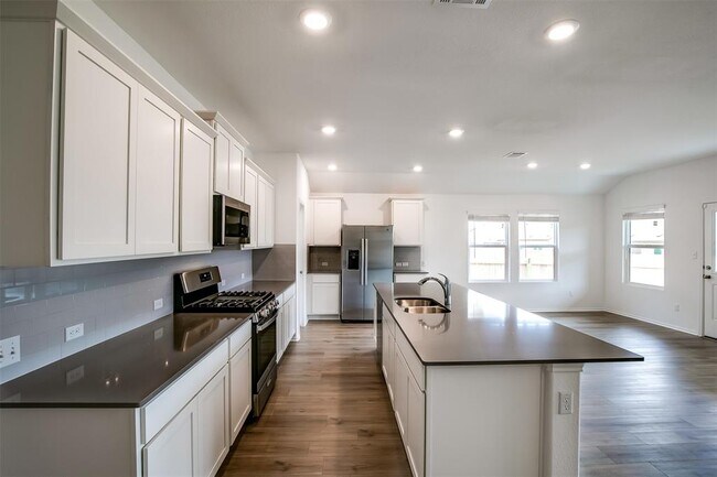 Building Photo - 1740 Catahoula Dr