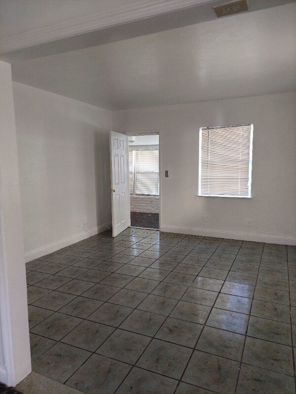 Building Photo - 2513 Grant St