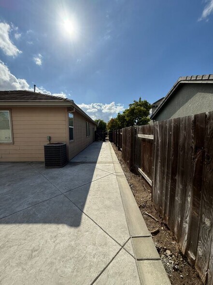 Building Photo - 34 Puffin Cir