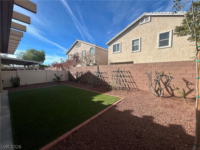 Building Photo - 8841 Blue Wolf St