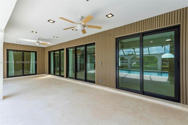 Building Photo - 105 Sinclair St SE