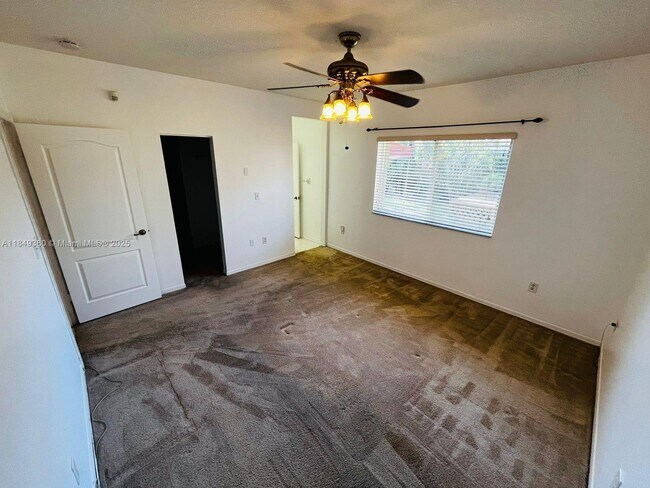 Building Photo - 16244 SW 95th St