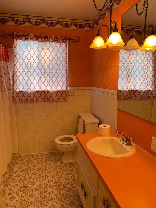 Building Photo - 1640 Courtland Cir