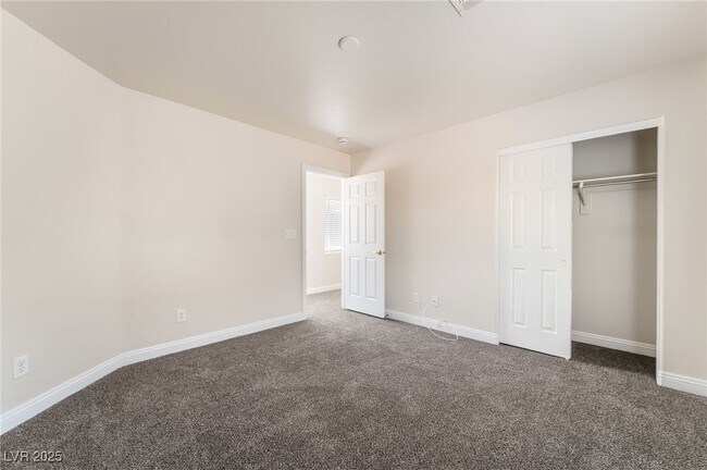 Building Photo - 9175 Sunken Meadow Ave