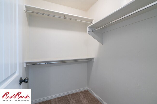 Building Photo - 2075 S Sir Monte Dr