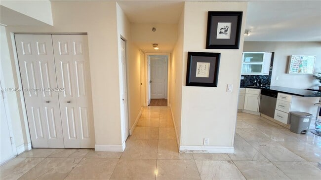 Building Photo - 3530 Mystic Pointe Dr